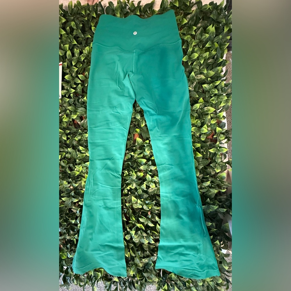 Lululemon Athletica Green Leggings with Flared Design